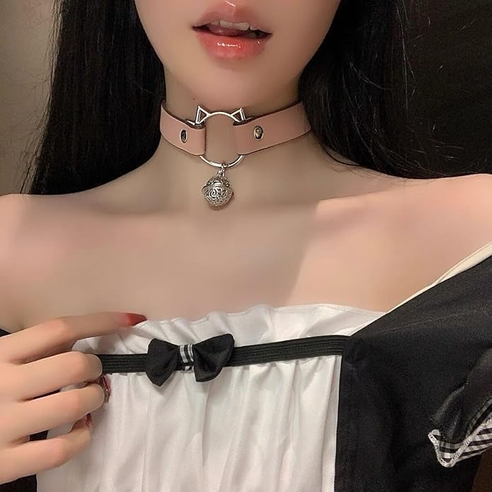 Gothic Heart Pendant Choker Necklace with Chain, Black Leather Collar, Silver Metal Hardware