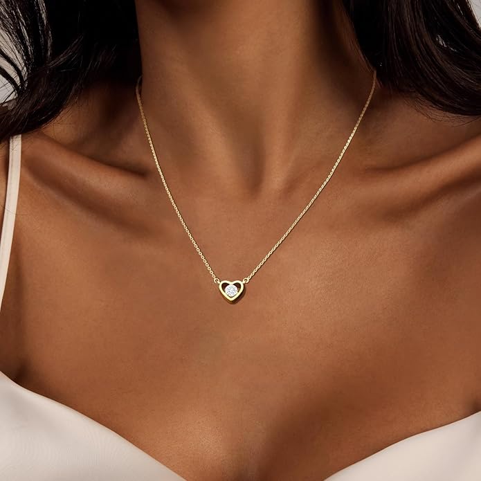 Cute Heart Necklace for Women Gold/Silver Plated Heart Pendant Choker Necklaces Tendy Love Heart Chain Necklace Dainty Gold/Silver Necklace Jewelry Gifts for Women