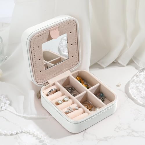 Guinea Pigs Lover Gifts for Women Just A Girl Who Loves Guinea Pigs Travel Jewelry Case Small Jewelry Box Travel Essentials Easter Christmas Gift Birthday Gifts for Women Girls Sister Bride - color: Just A Girl Who Loves Guinea Pigs