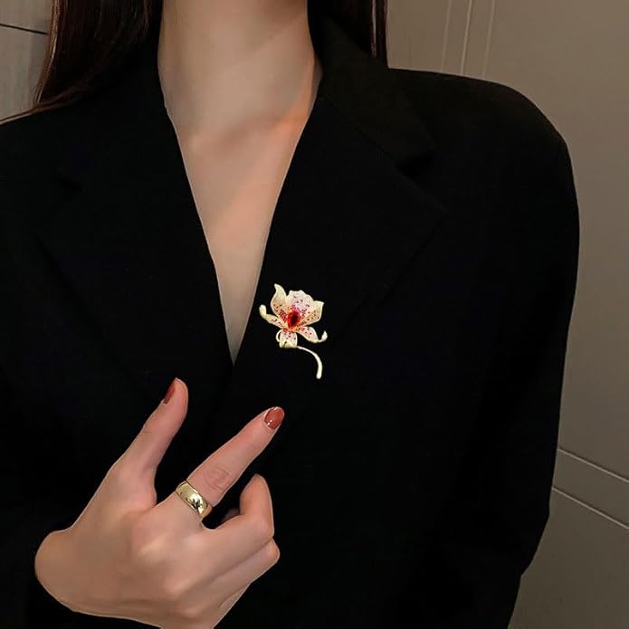 Stunning Handmade Lily Brooch in 14K Gold with Crystal Encrusted, Luxurious Moissanite Botanical Floral Corsage, Ideal Botanical Theme Shawl Accessory