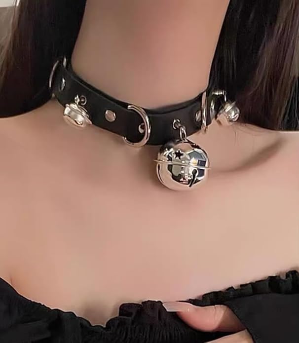 Gothic Heart Pendant Choker Necklace with Chain, Black Leather Collar, Silver Metal Hardware