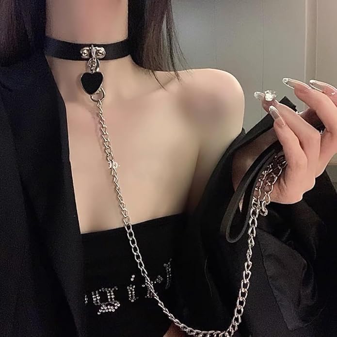 Gothic Heart Pendant Choker Necklace with Chain, Black Leather Collar, Silver Metal Hardware