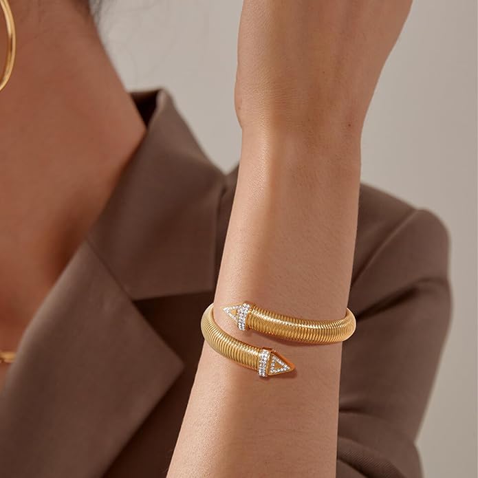 18K Gold Plated Bracelets for Women Gold Bangles for Women Chunky Bangle Bracelets for Women Bracelets Stack Tarnish Free Bangle Set of 3 for Women Accessories for Her Gifts
