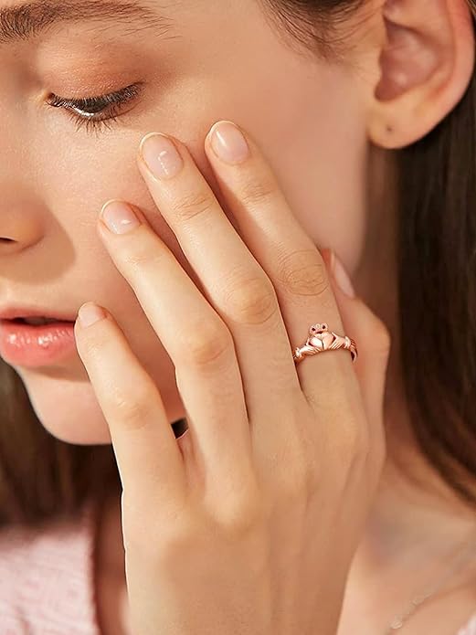 Bestyle 925 Sterling Silver Ring for Women, Minimalist Claddagh Ring Celtic Knot Ring for Women, Irish Promise Wedding Band, Gold/Rose Gold Vermeil Women Band Ring, Stackable, Gift for Her
