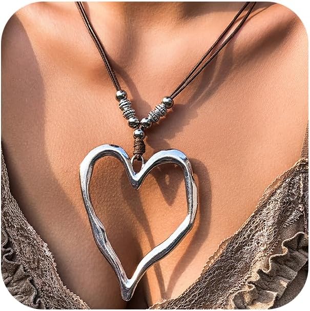 Unique Big Chunky Gold Heart Beads Necklace for Women, Charm Large Thick Hollow Love Heart Pendant Beaded Chain Choker Necklaces Party Y2K Jewelry Gift