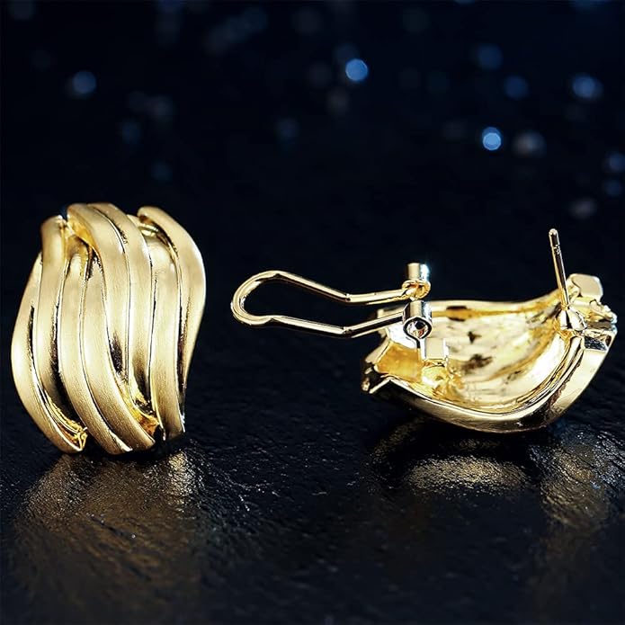 Mytys Two Tone Huggie Hoop Earrings Cross Over Design Twisted Rope Silver Gold Statement Wide Band Clip On Hoops for Women Fashion Jewelry Gift
