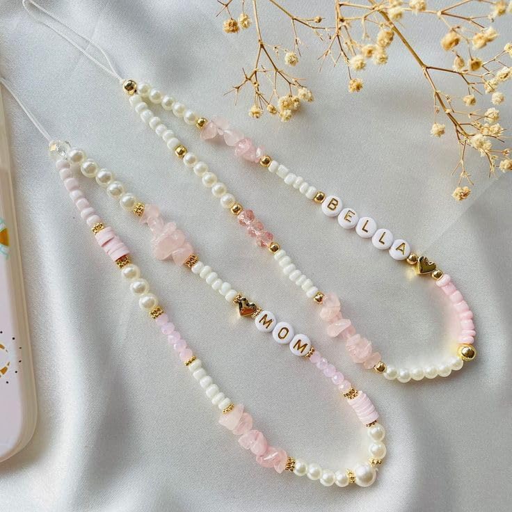600pcs Acrylic Letter Beads Alphabet Pink Letters White Round Bead, 4x7mm, for Friendship Bracelets and Gifts Souvenir Jewelry Making - color: Pink Letter White Bead