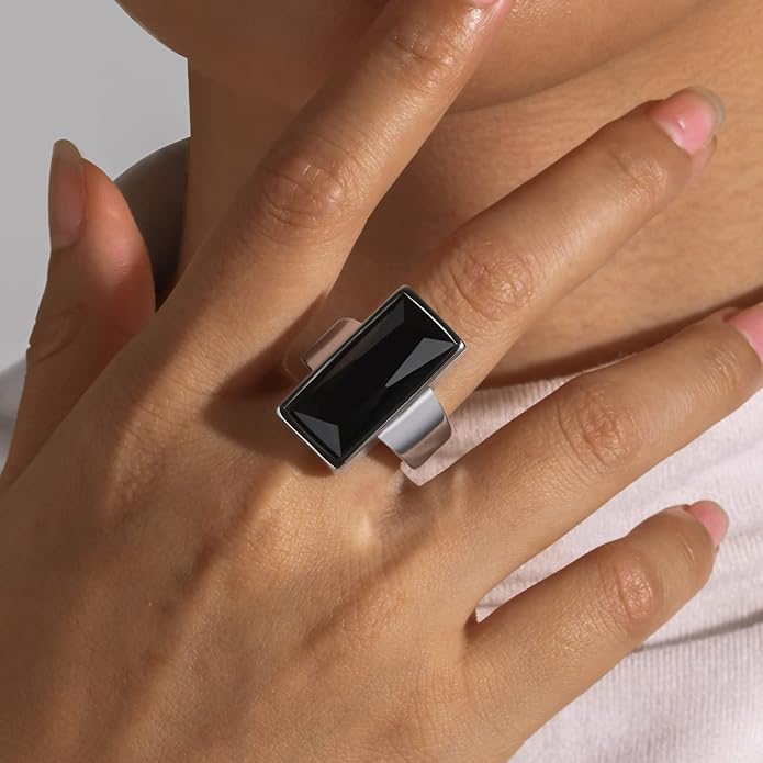 VNOX Vintage Fashion Stainless Steel Gold Plated Rectangular Black Glass Crystal Cocktail Statement Onyx Ring for Women