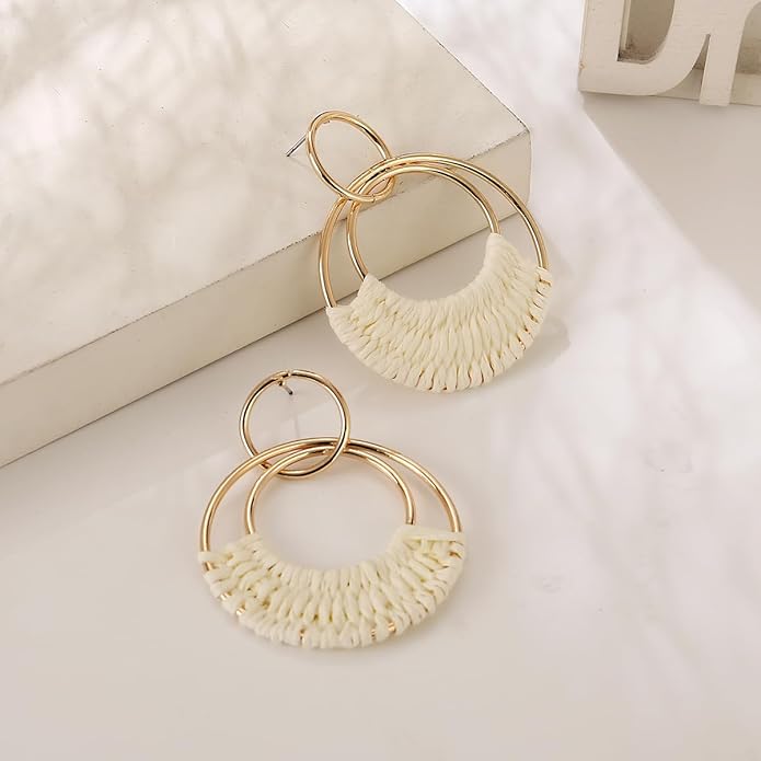 Handmade Raffia Hoop Earrings Statement Tropical Bohemian Straw Dangle Earrings Natural Rattan Vacation Style Round Earrings for Women Summer Beach Party Essential Jewelry
