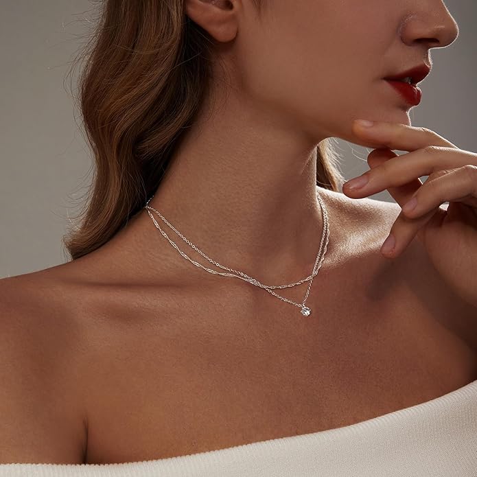 Diamond Pendant Necklace for Women, Dainty Gold Necklace 18k Gold Plated Paperclip Choker Necklaces Cute Open Oval Necklaces Simple Gold Necklace Jewelry Gifts for Women Trendy