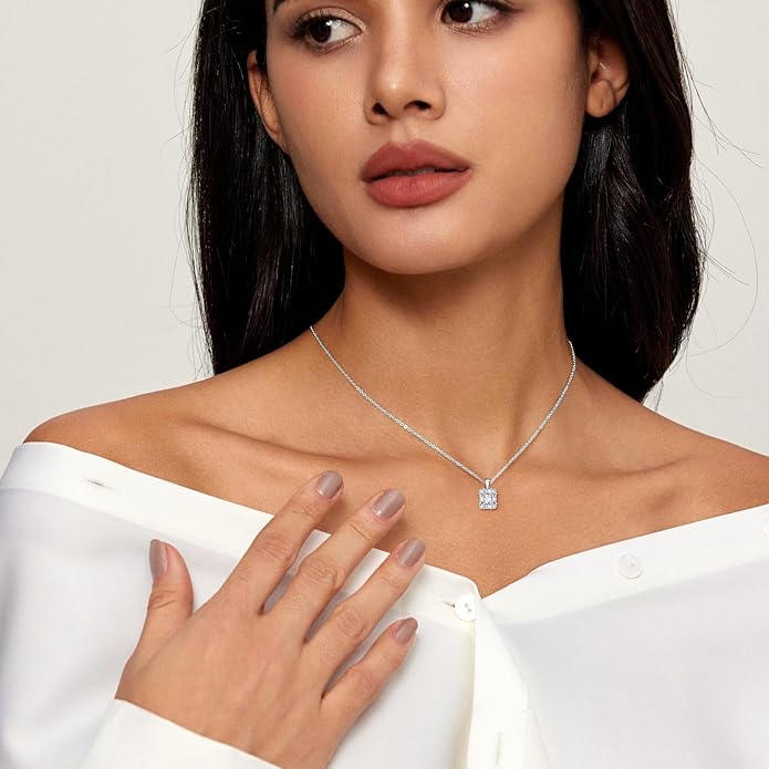 Diamond Pendant Necklace for Women, Dainty Gold Necklace 18k Gold Plated Paperclip Choker Necklaces Cute Open Oval Necklaces Simple Gold Necklace Jewelry Gifts for Women Trendy