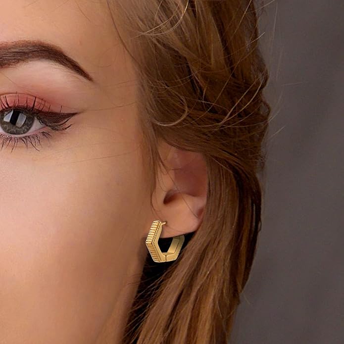 Wgoud 6 Pairs Gold Hoop Earrings Set for Women, 14K Gold Plated Hypoallergenic Lightweight Chunky Open Huggie Hoops Earrings Jewelry for Gifts.