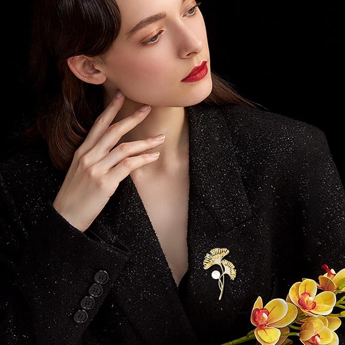 Leaf Brooches Rhinestone Freshwater Pearls Ginkgo Leaves Brooch Pin 18k Gold Plated Leaves Lapel Pins Jewelry Valentine's Day Birthday Gifts for Women Girls