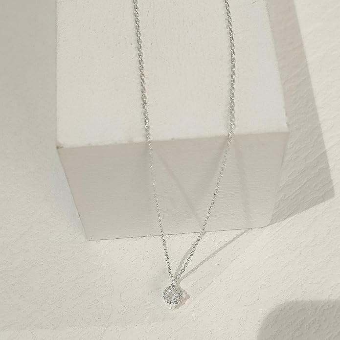 Diamond Pendant Necklace for Women, Dainty Gold Necklace 18k Gold Plated Paperclip Choker Necklaces Cute Open Oval Necklaces Simple Gold Necklace Jewelry Gifts for Women Trendy