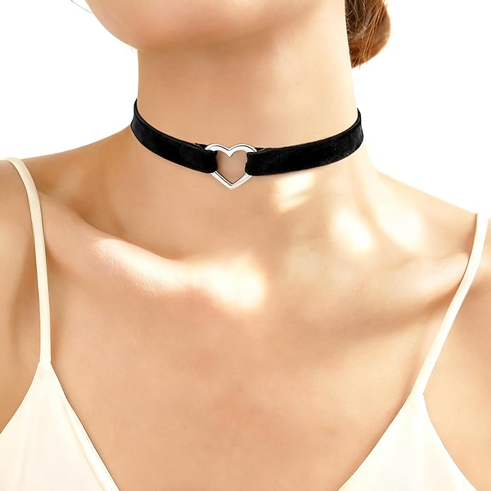 Choker Necklace for Women, Adjustable Goth Punk Black Choker Necklace, Highlights Your Collarbone Area