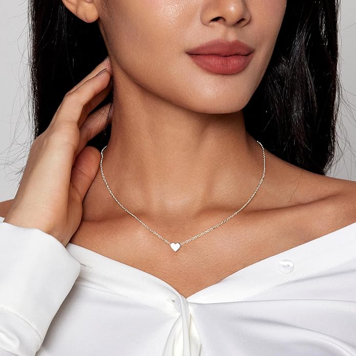 Cute Heart Necklace Dainty 18k Gold Plated Tiny Heart Pendant Choker Necklaces Small Gold Love Open Heart Chain Necklace for Women Simple Gold Necklace for Women Trendy Jewelry