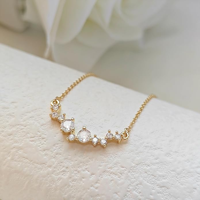 Diamond Pendant Necklace for Women, Dainty Gold Necklace 18k Gold Plated Paperclip Choker Necklaces Cute Open Oval Necklaces Simple Gold Necklace Jewelry Gifts for Women Trendy