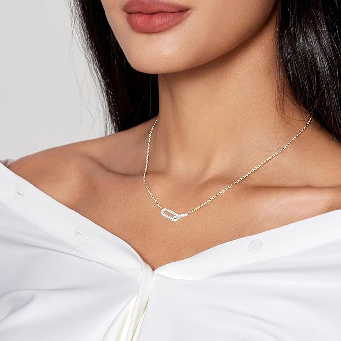 Diamond Pendant Necklace for Women, Dainty Gold Necklace 18k Gold Plated Paperclip Choker Necklaces Cute Open Oval Necklaces Simple Gold Necklace Jewelry Gifts for Women Trendy