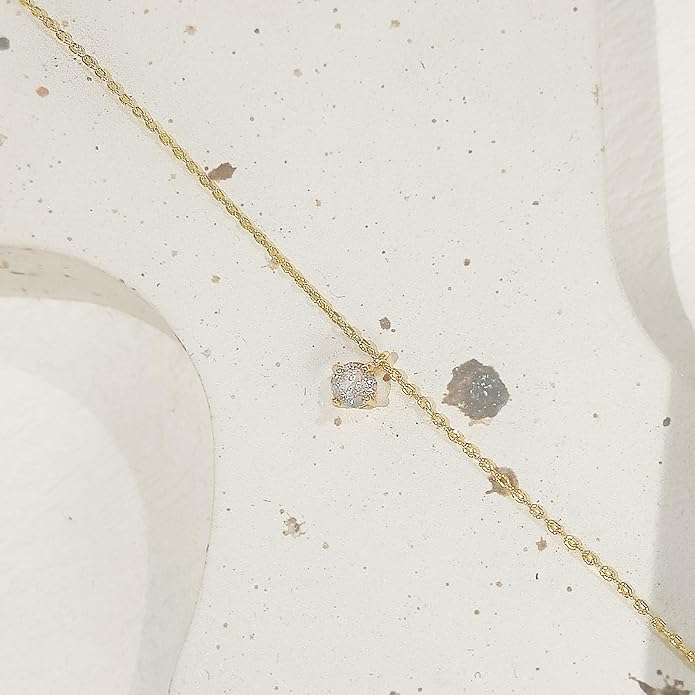 Diamond Pendant Necklace for Women, Dainty Gold Necklace 18k Gold Plated Paperclip Choker Necklaces Cute Open Oval Necklaces Simple Gold Necklace Jewelry Gifts for Women Trendy