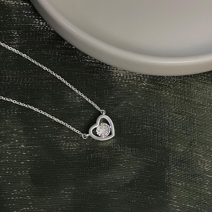 Cute Heart Necklace for Women Gold/Silver Plated Heart Pendant Choker Necklaces Tendy Love Heart Chain Necklace Dainty Gold/Silver Necklace Jewelry Gifts for Women