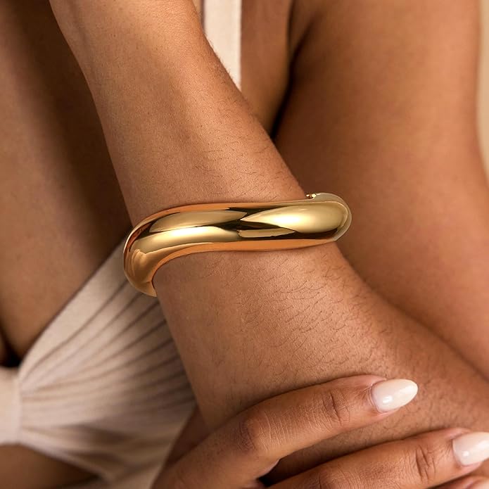 2Pcs Bangle Bracelets for Women Gold Arm Cuff 14k Gold Plated Chunky Gold Bangle Set Hinged Cuff Bracelets Trendy Arm Cuff Jewelry for Women