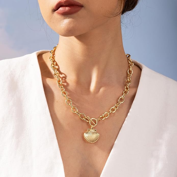 Chunky Gold Heart Necklace for Women，14K Gold Plated Puffy Heart Pendant Bold Chain Necklace with Toggle Clasp，Waterproof Non Tarnish Hypoallergenic Chunky Statement Jewelry Gift for Women