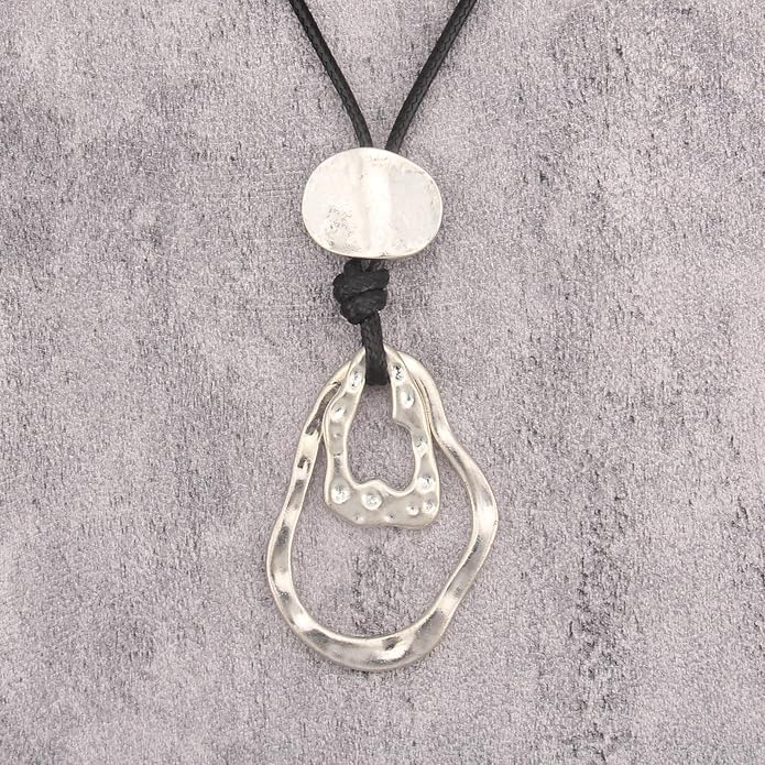 Boho Leather Necklace Women Bohemian Brown Circle Pendant Necklace Choker Long Necklaces for Women Boho Ring Large Pendant
