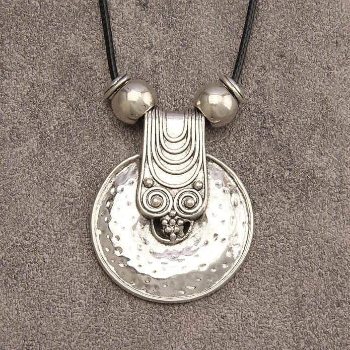 Boho Leather Necklace Women Bohemian Brown Circle Pendant Necklace Choker Long Necklaces for Women Boho Ring Large Pendant