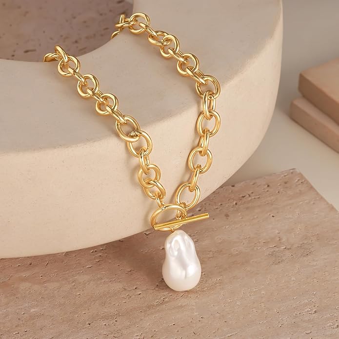 Chunky Gold Heart Necklace for Women，14K Gold Plated Puffy Heart Pendant Bold Chain Necklace with Toggle Clasp，Waterproof Non Tarnish Hypoallergenic Chunky Statement Jewelry Gift for Women
