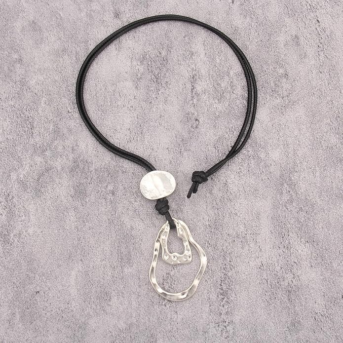 Boho Leather Necklace Women Bohemian Brown Circle Pendant Necklace Choker Long Necklaces for Women Boho Ring Large Pendant