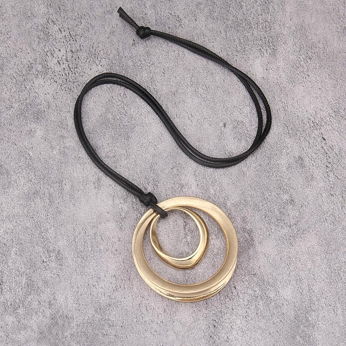 Boho Leather Necklace Women Bohemian Brown Circle Pendant Necklace Choker Long Necklaces for Women Boho Ring Large Pendant