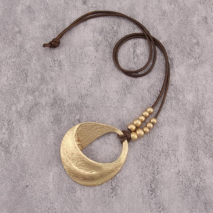 Boho Leather Necklace Women Bohemian Brown Circle Pendant Necklace Choker Long Necklaces for Women Boho Ring Large Pendant