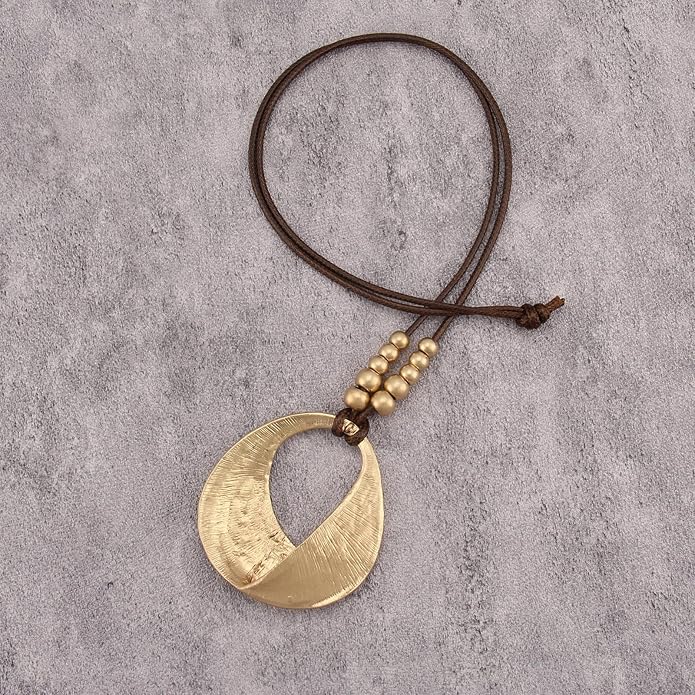 Boho Leather Necklace Women Bohemian Brown Circle Pendant Necklace Choker Long Necklaces for Women Boho Ring Large Pendant