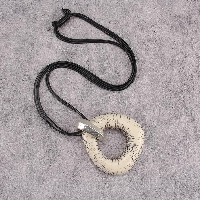 Boho Leather Necklace Women Bohemian Brown Circle Pendant Necklace Choker Long Necklaces for Women Boho Ring Large Pendant