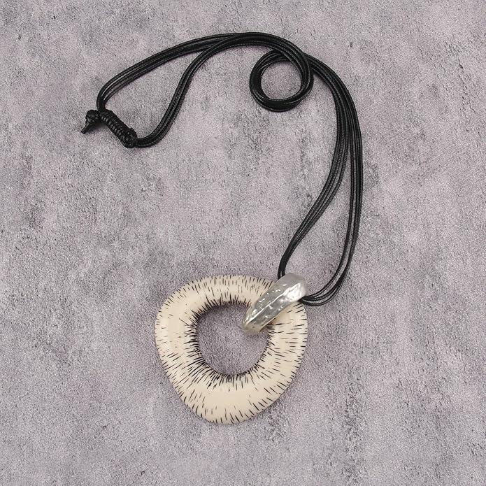 Boho Leather Necklace Women Bohemian Brown Circle Pendant Necklace Choker Long Necklaces for Women Boho Ring Large Pendant